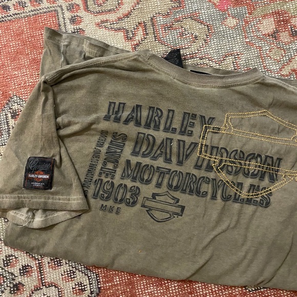Harley Davidson Graphic tee - Picture 2 of 3